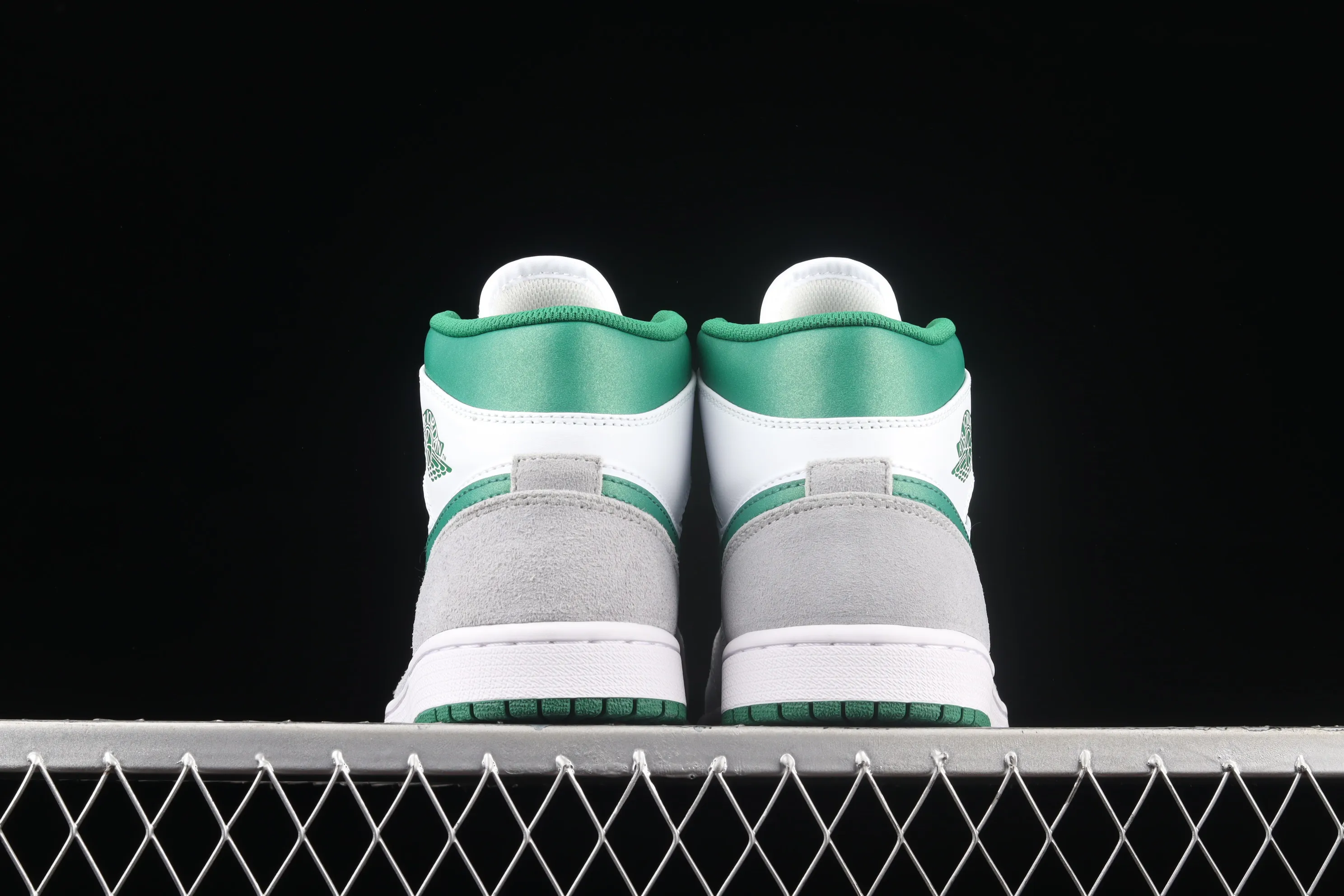 All categories Air Jordan Jordan series basketball shoes Air Jordan 1 Mid G version pure original Air Jordan 1 Mid AJ1 Joe 1 white gray green mid-top basketball shoes DC7294-103